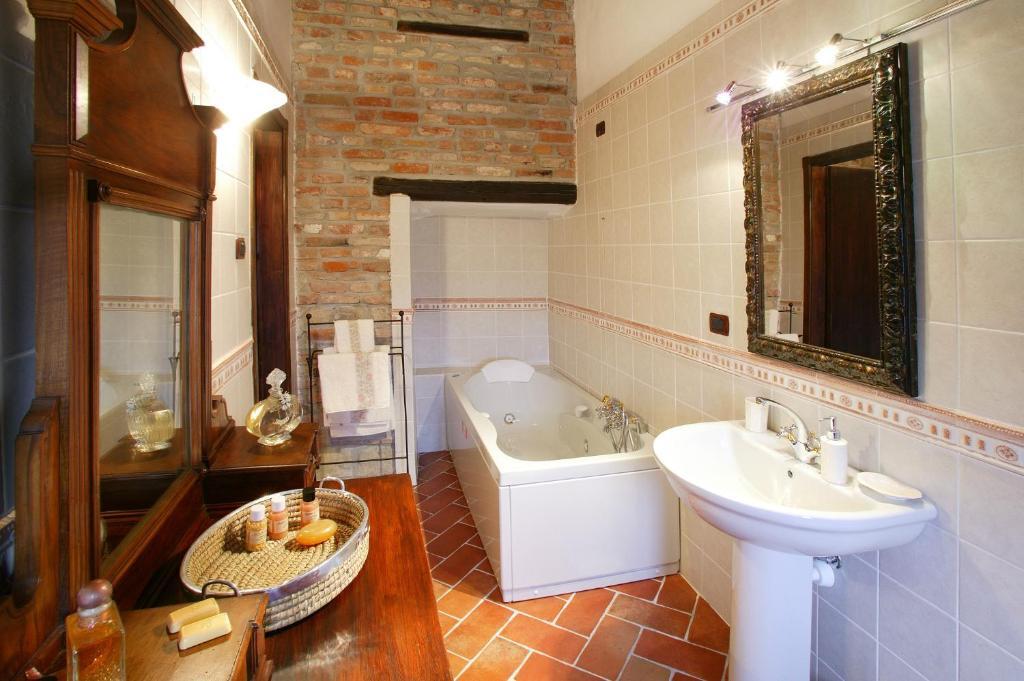 Aparthotel La Maragliana Castel Rocchero Pokoj fotografie