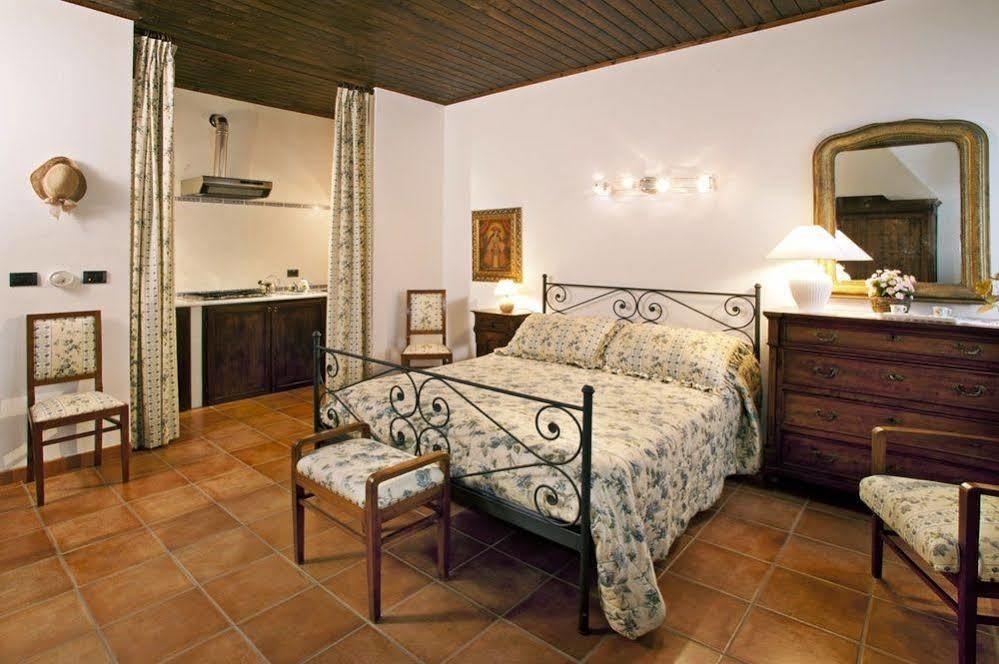 Aparthotel La Maragliana Castel Rocchero Exteriér fotografie